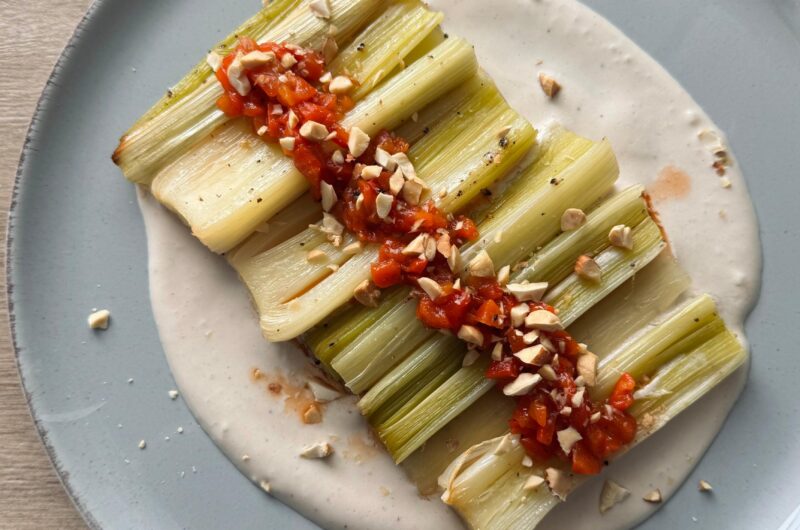Puerros Asados con salsa de Anchoas