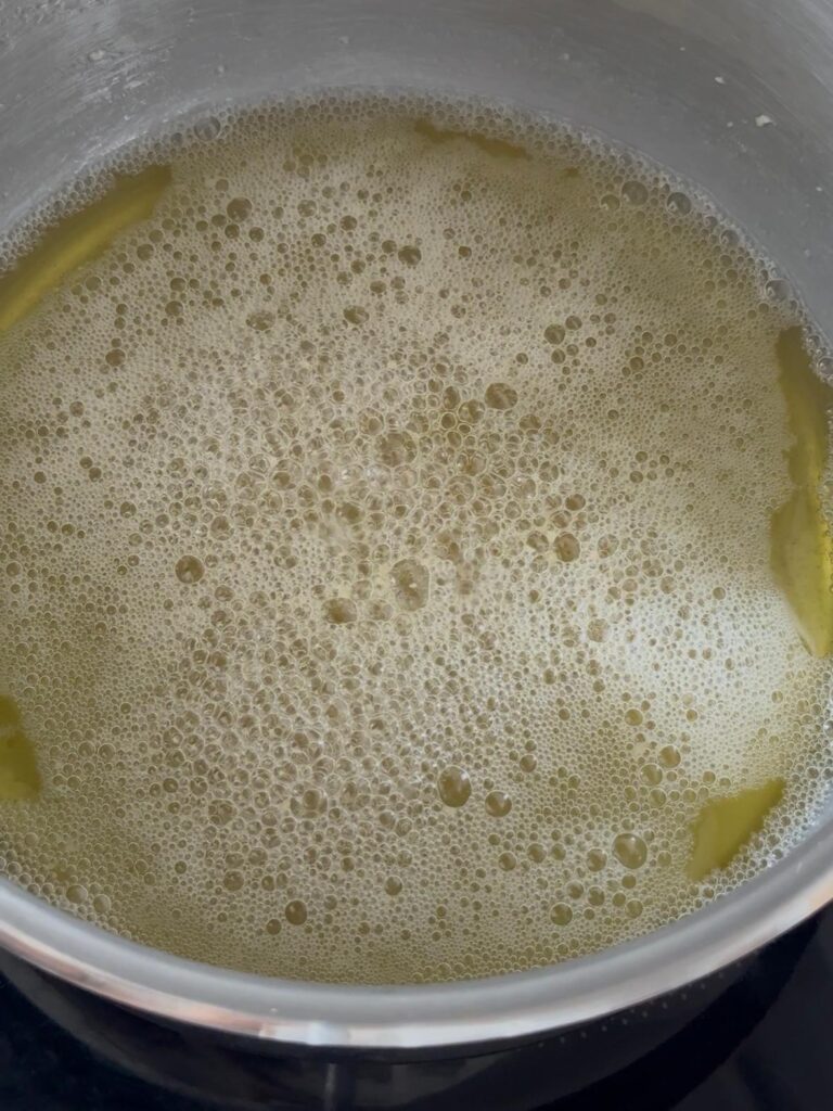 espuma mantequilla tostando